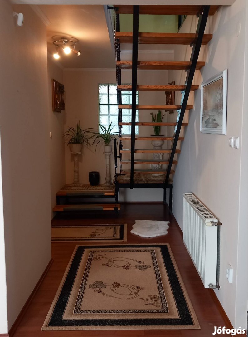 Eladó családi ház, Érd, Dombosváros