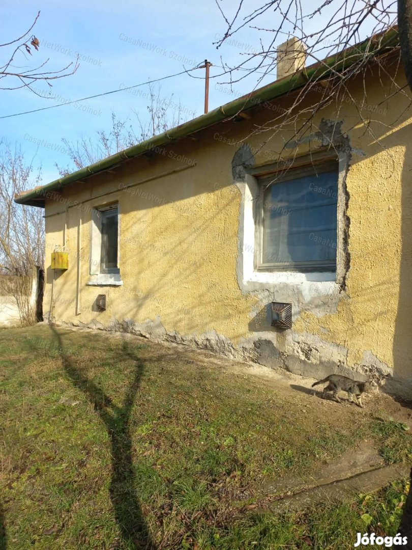 Eladó családi ház, Farmos