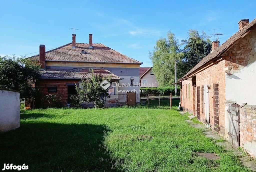 Eladó családi ház, Galambok