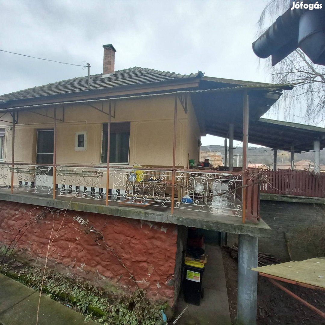 Eladó családi ház, Tar