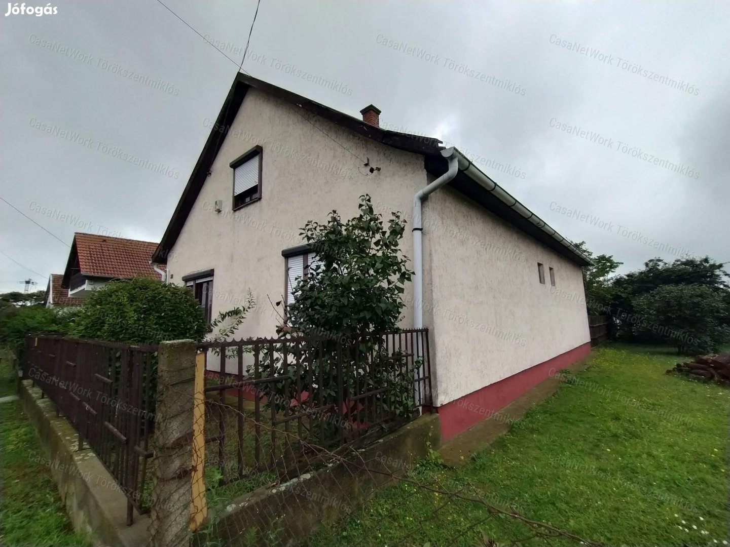 Eladó családi ház az Abádszalókhoz  közeli Pusztataskonyban!