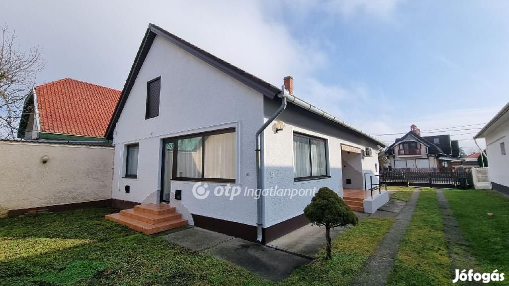 Eladó családi ház és apartman Hajdúszoboszló