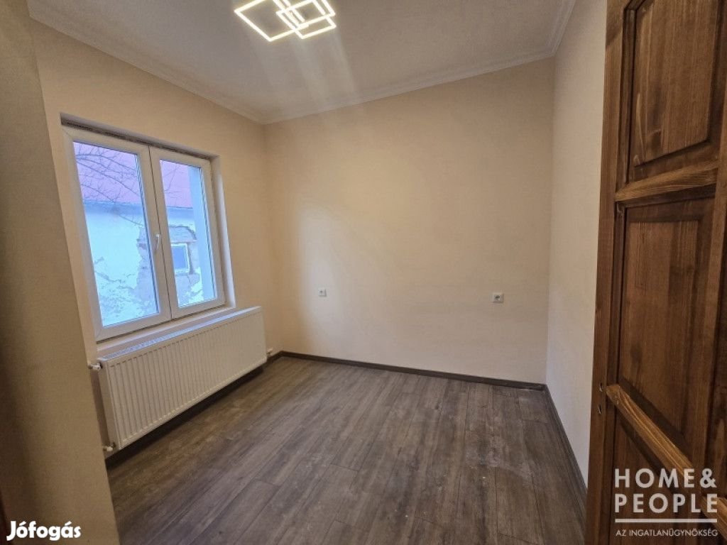 Eladó családi ház makó belvárosánál! - Makó