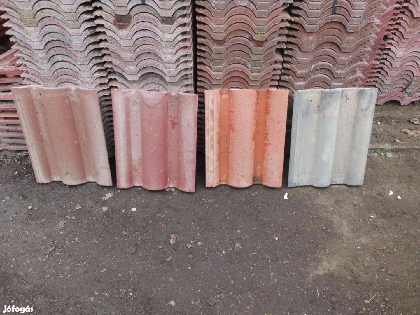 Eladó cserép Leier szállítás megoldható
