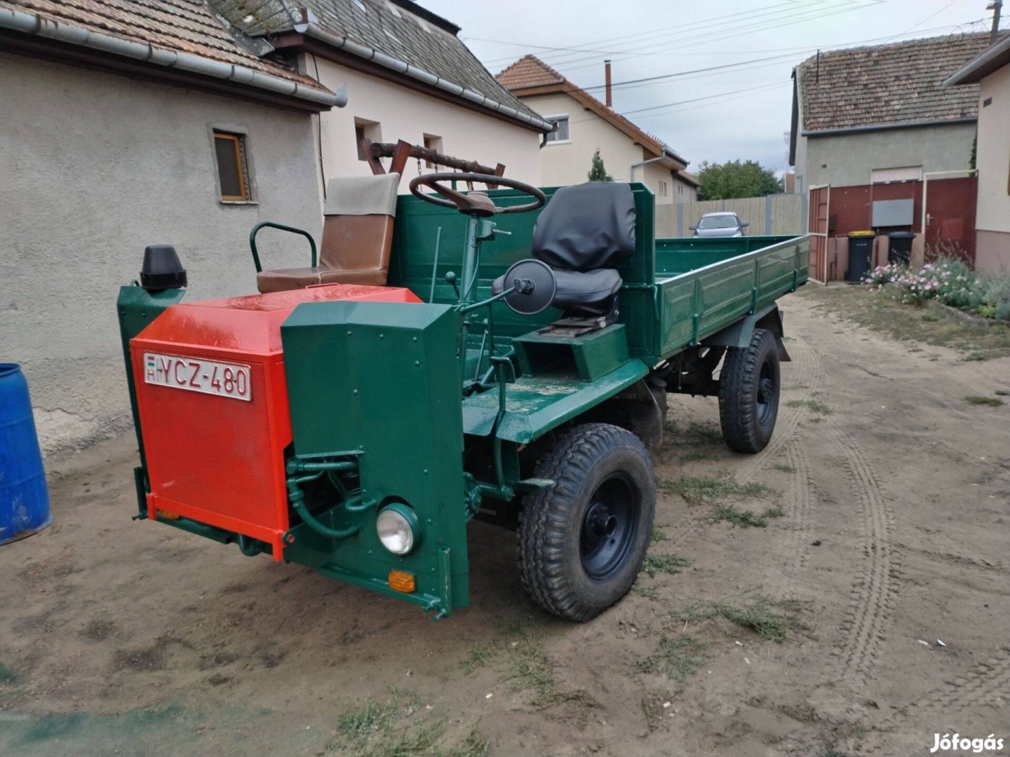 Eladó csettegő