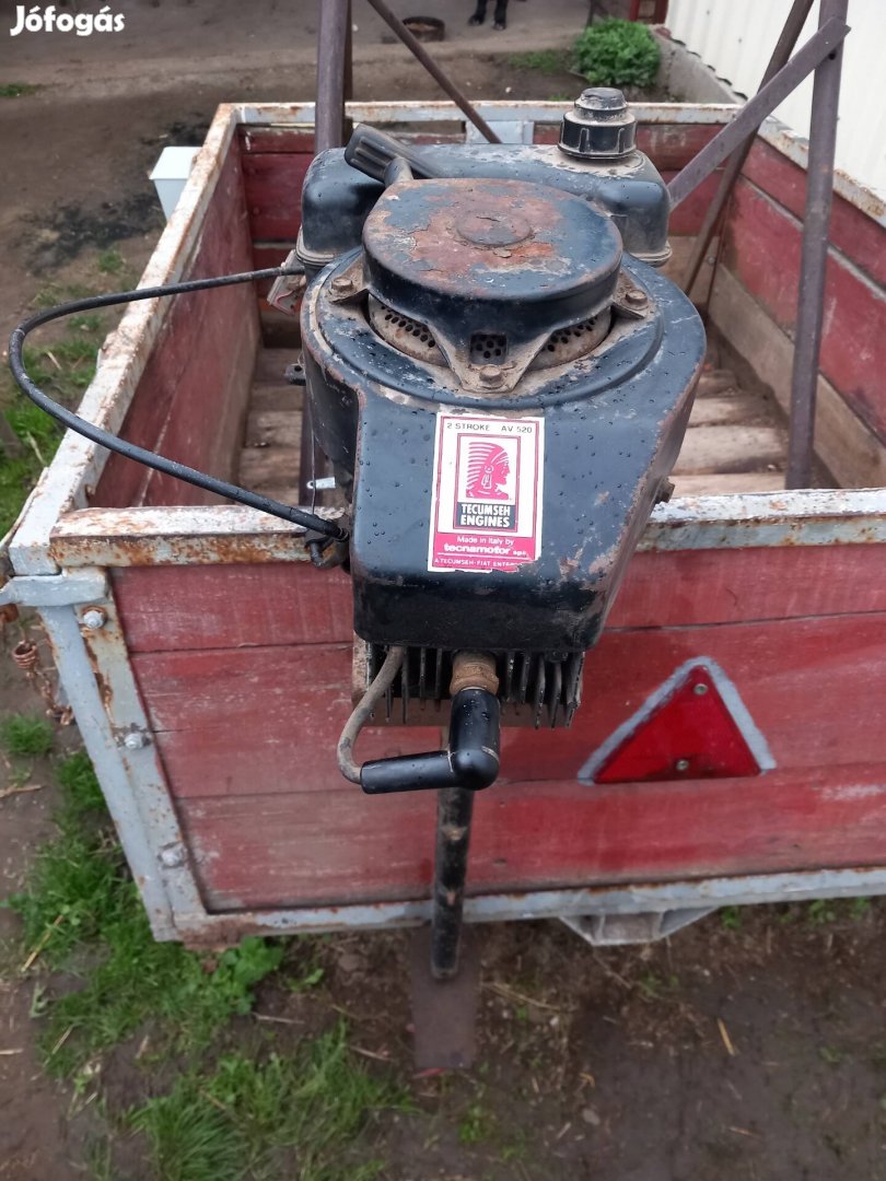 Eladó csónakmotor!