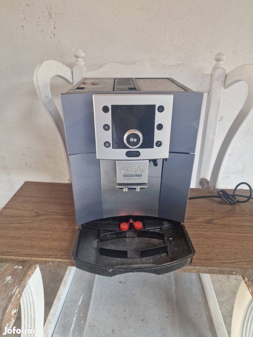 Eladó delonghi hibás hianyos kávéfőző 