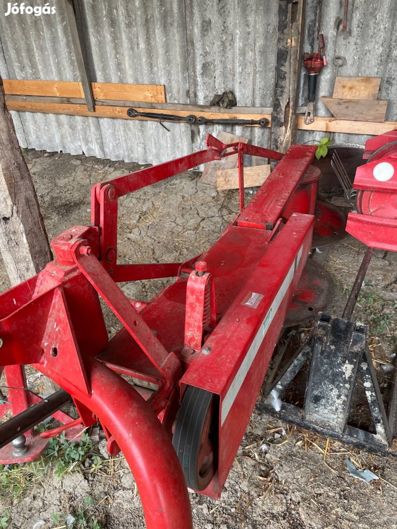 Eladó deutz kasza