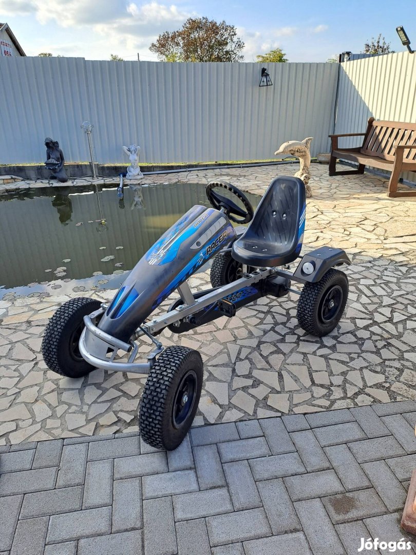 Eladó dino cars nagyméretű pedálos gokart 