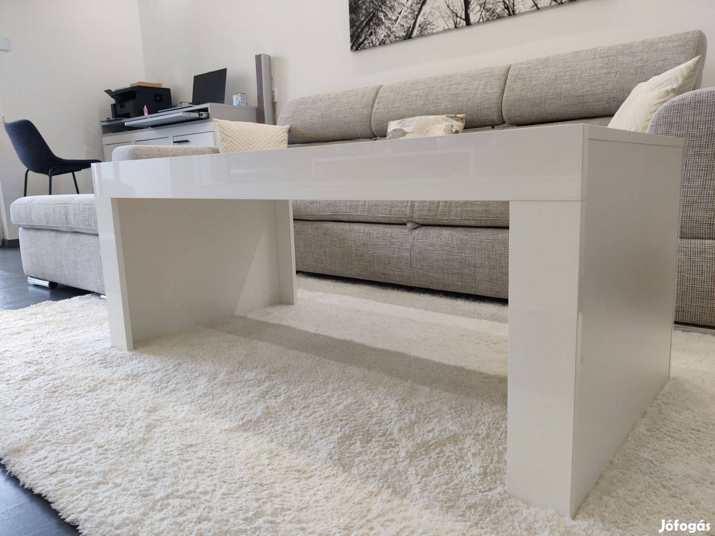 Eladó dohányzóasztal