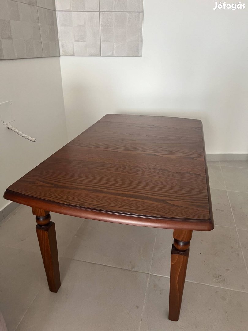 Eladó dohányzóasztal