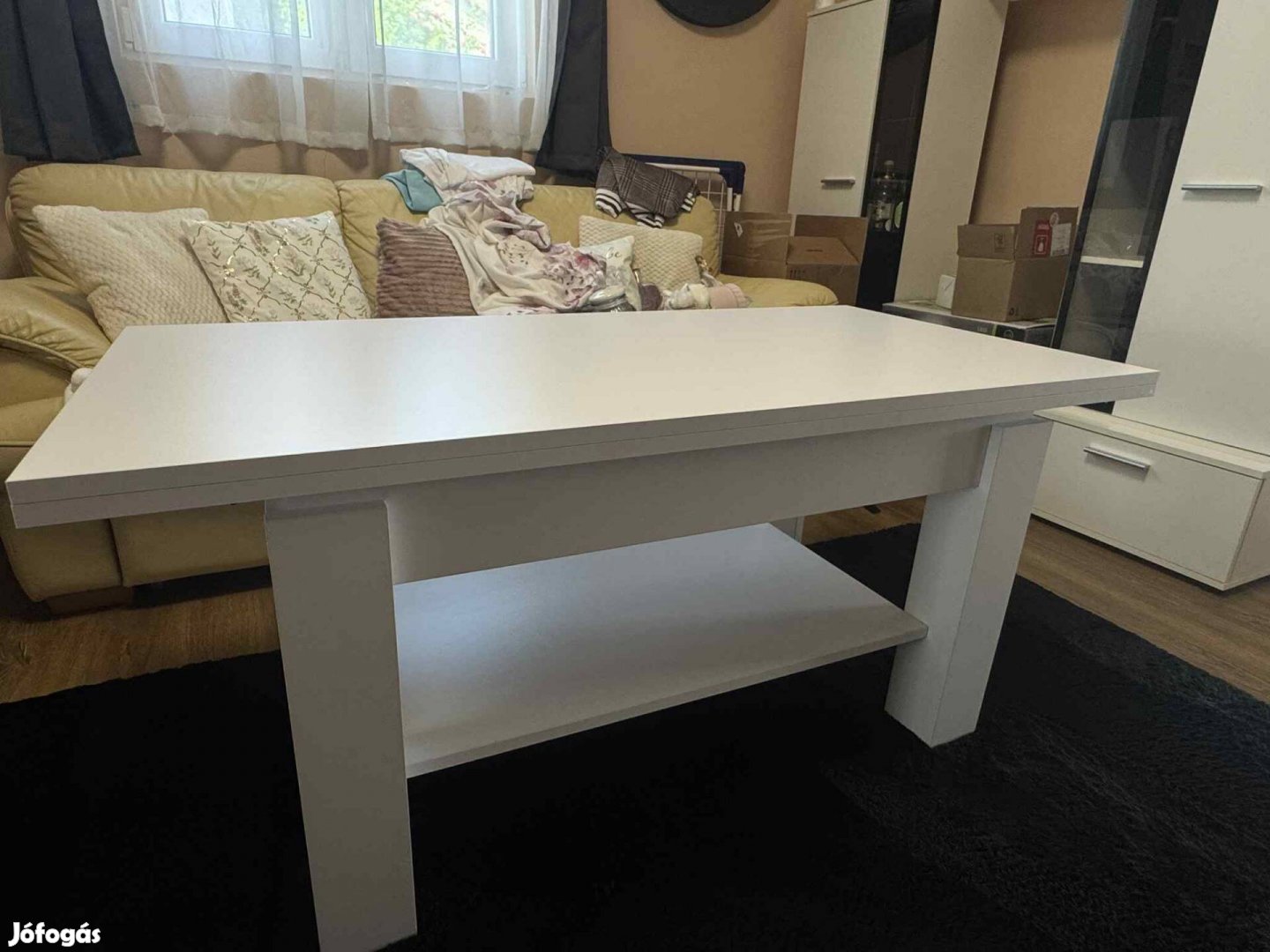 Eladó dohányzóasztal/étkezőasztal