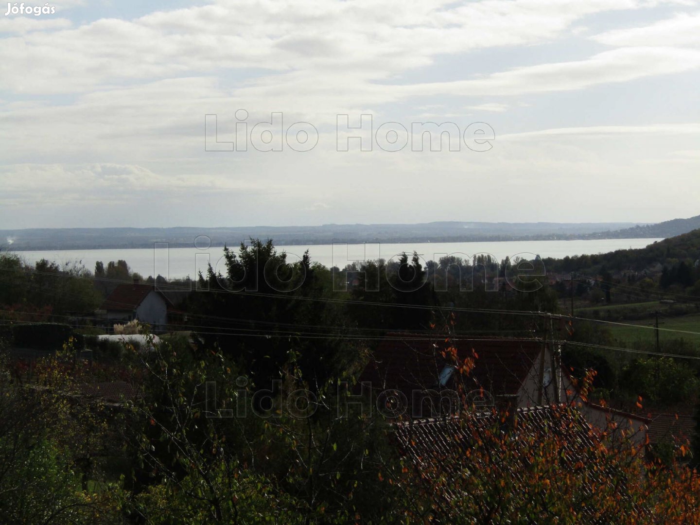 Eladó dupla balatoni panorámás, medencés nyaraló Badacsonytomaj