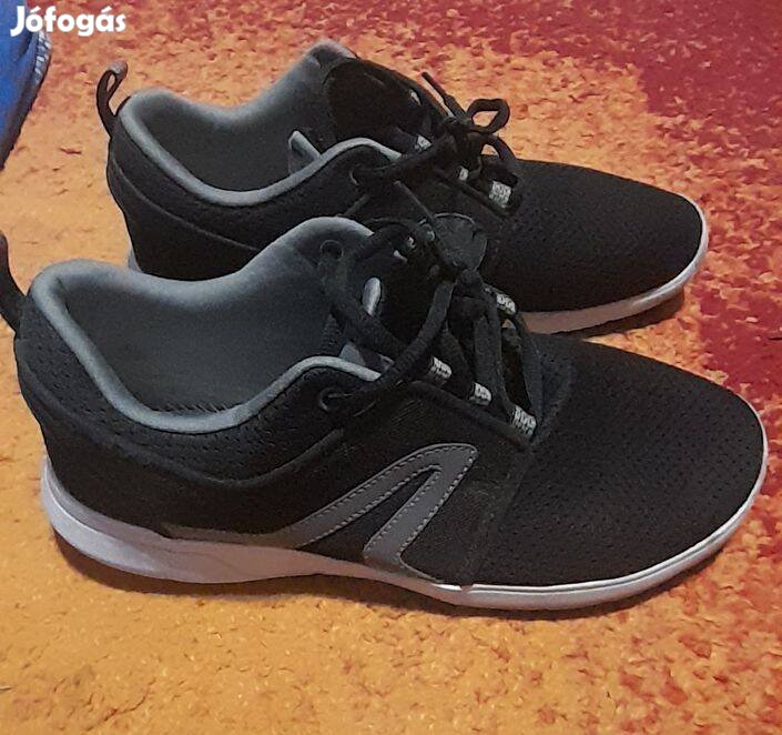 Eladó edzőcipők - 40,5-41-es, Adidas, Decathlon