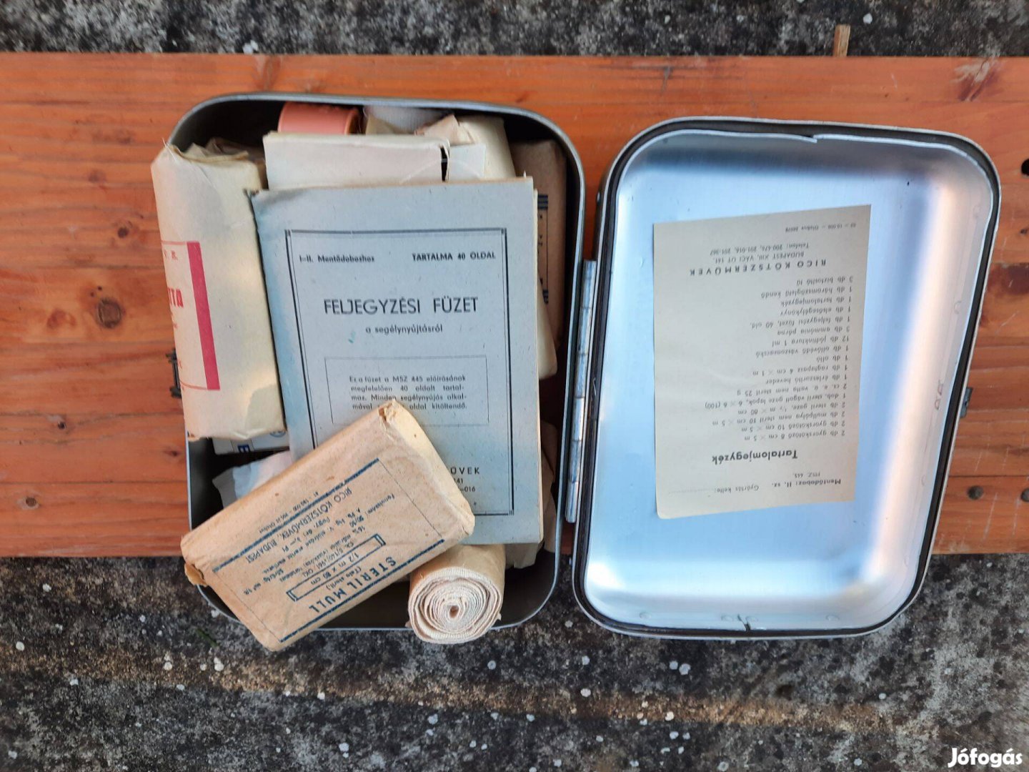 Eladó egészségügyi doboz gyárilag feltöltve