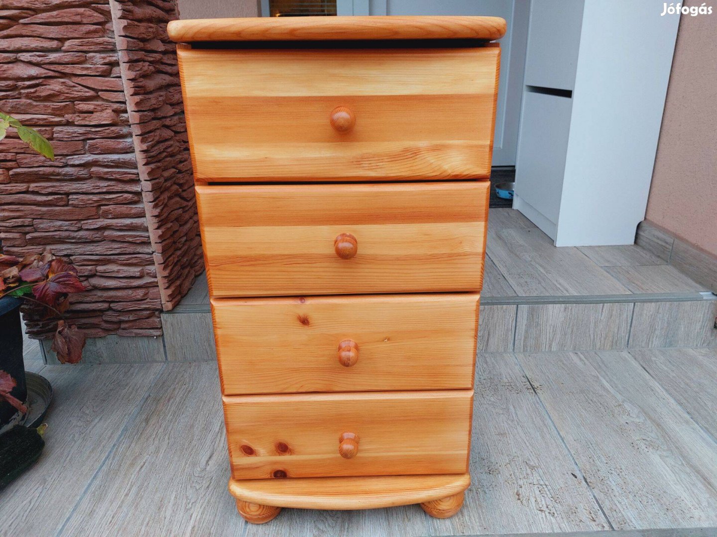 Eladó egy 4 fiókos,Claudia fenyő komód