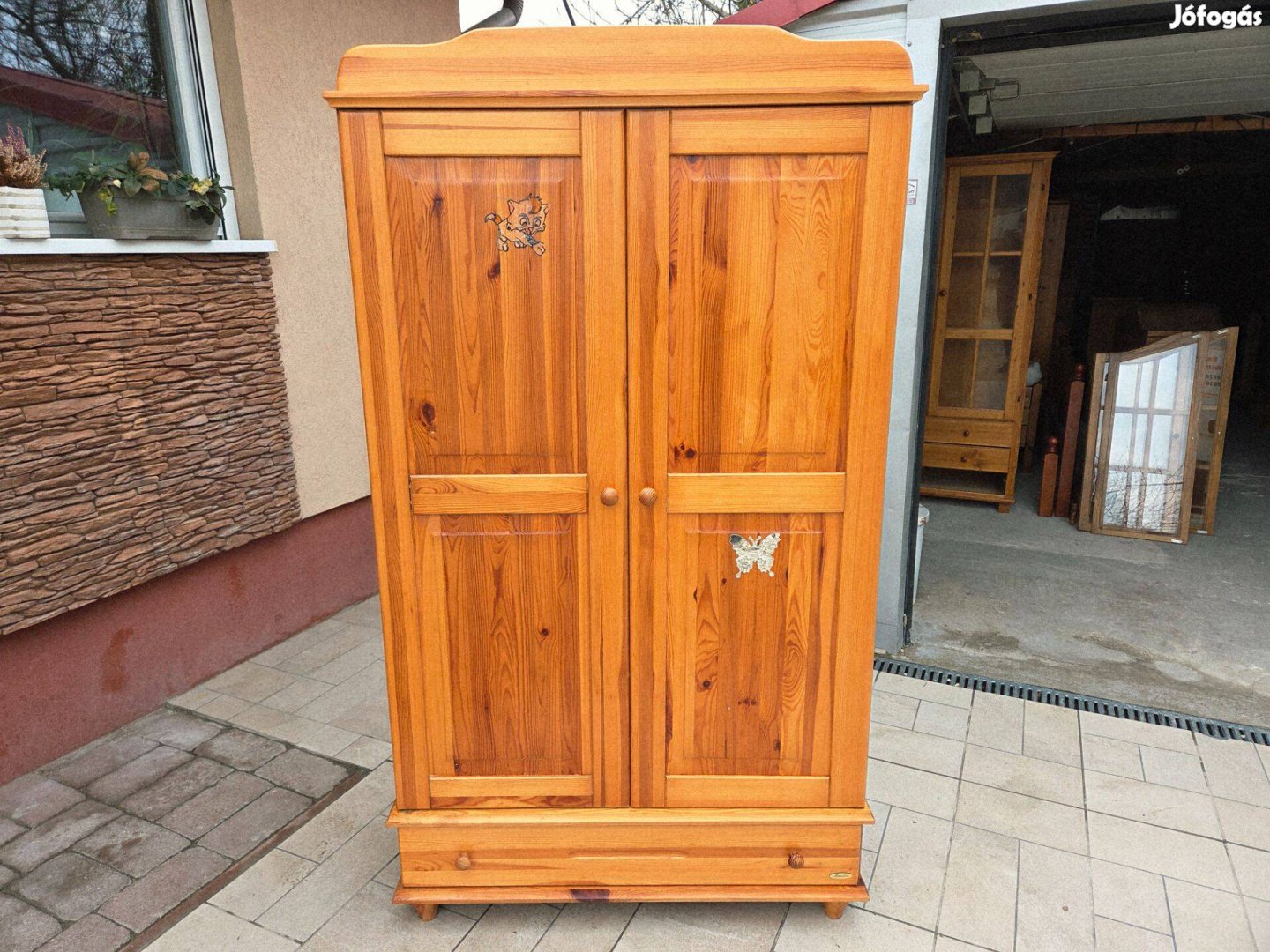 Eladó egy Brendon fiókos, Polcos És Akasztós Fenyő