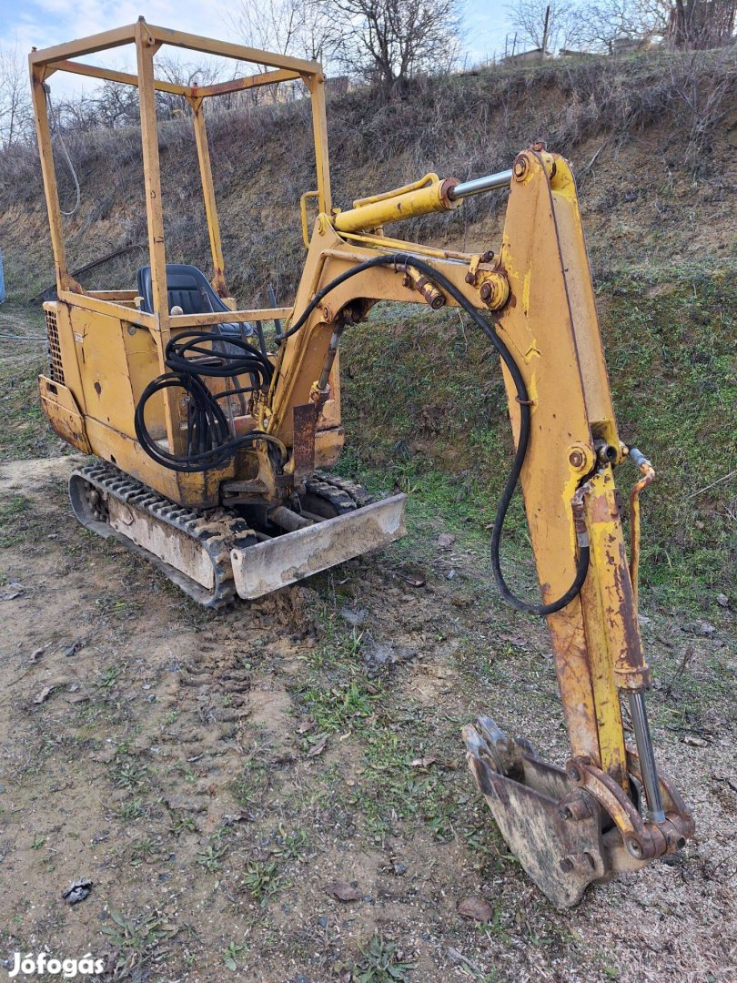 Eladó egy C19-es JCB mini excavator