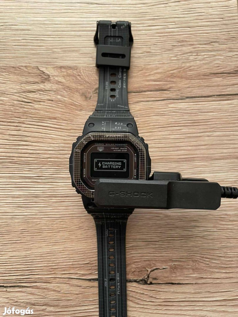 Eladó egy Casio G-Shock G-Squad DW-H5600EX-1ER óra!