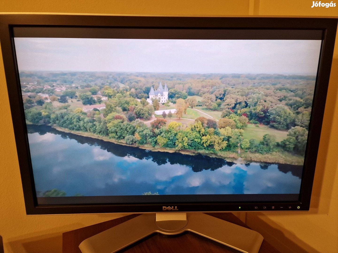 Eladó egy Dell 2407Wfpb Full HD 24" TFT LCD monitor