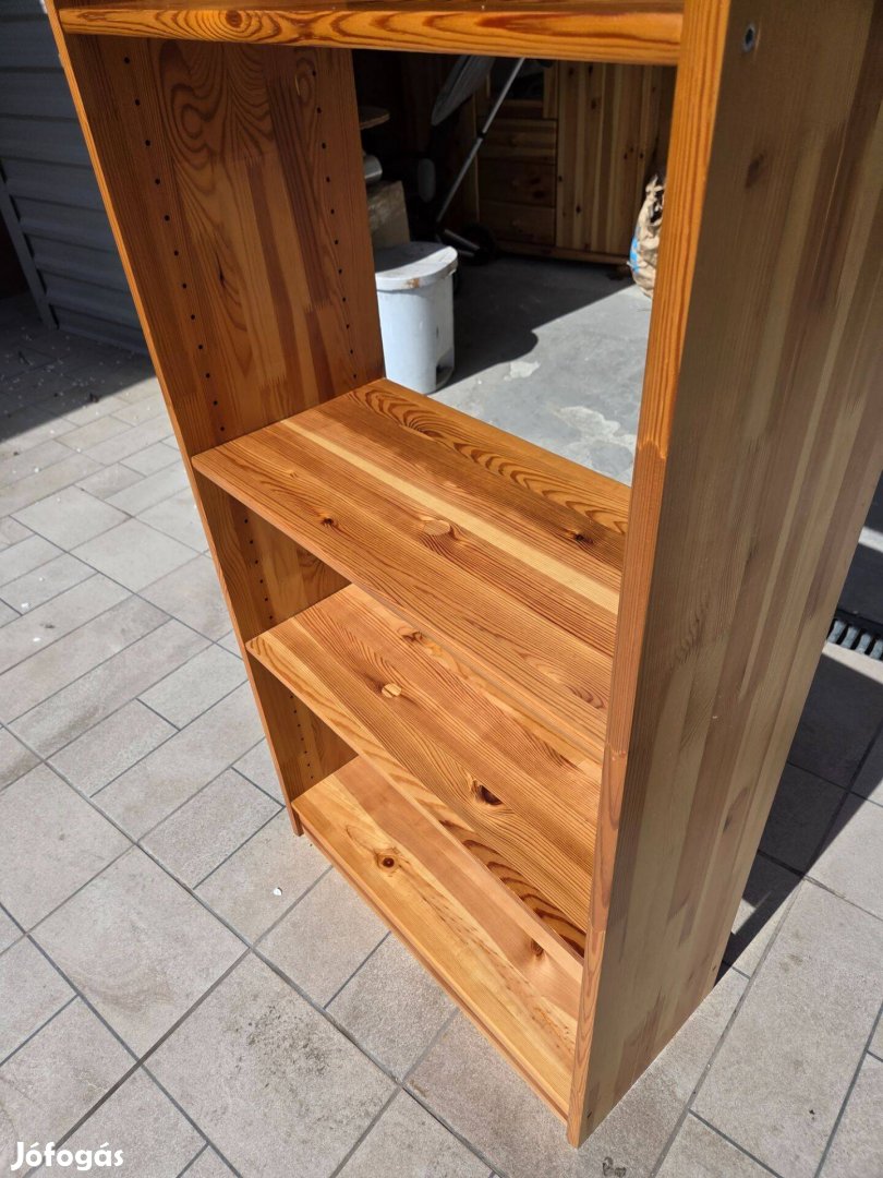 Eladó egy Fenyő kőnyves polc. Bútor nagyon szép állapotú