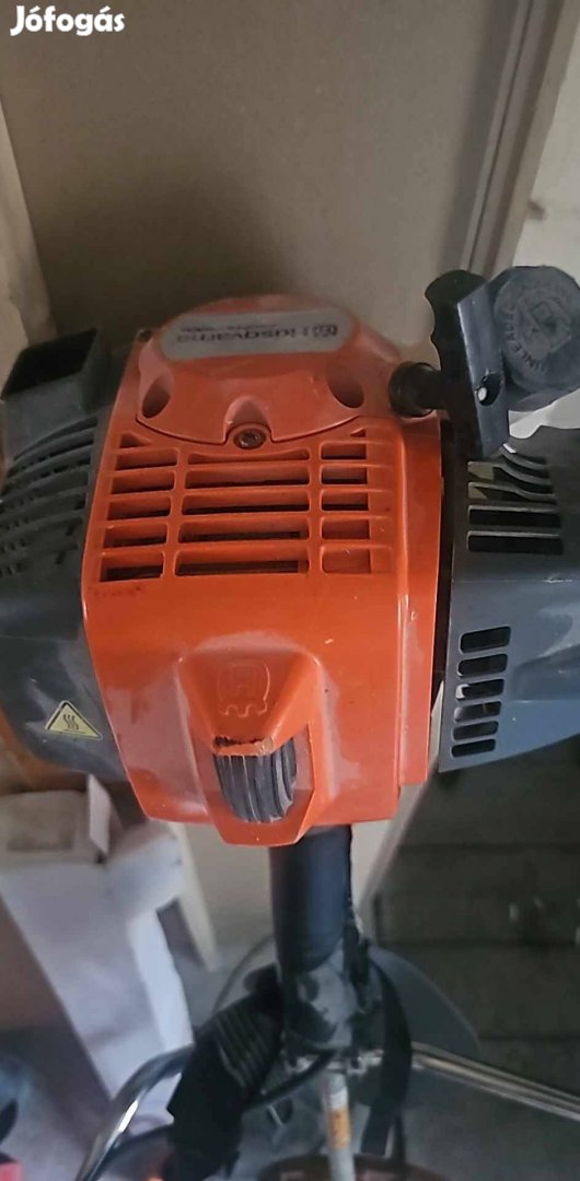 Eladó egy Husqvarna 553rs hámmal, könyvével 