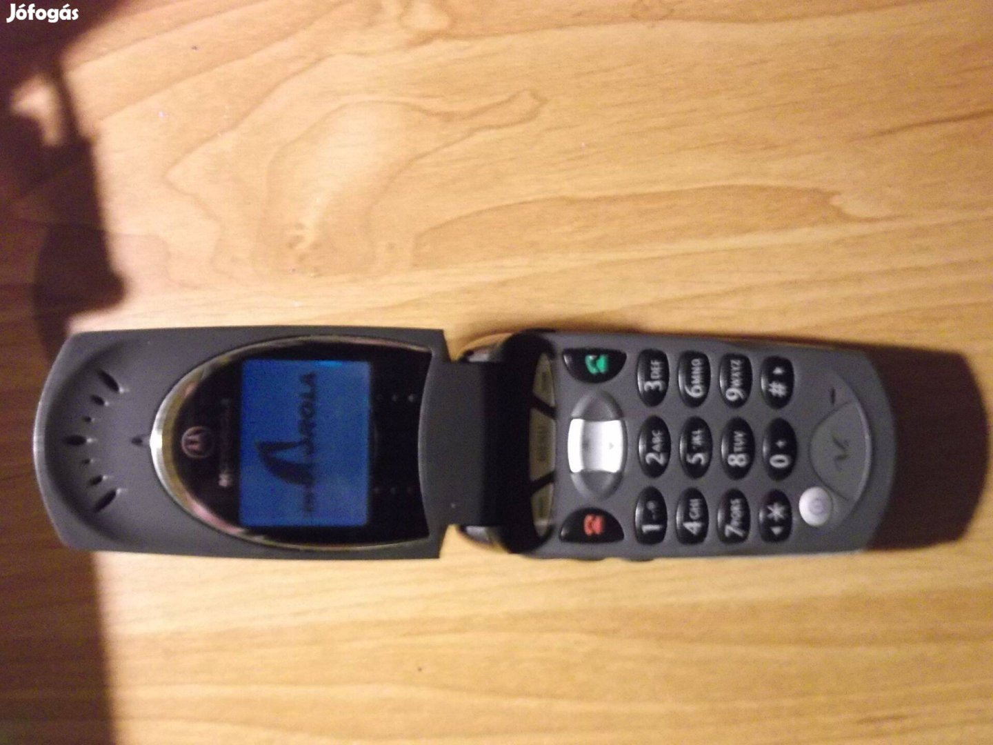 Eladó egy Motorola V 60 típusú készülék, ami biztonsági kódot kér