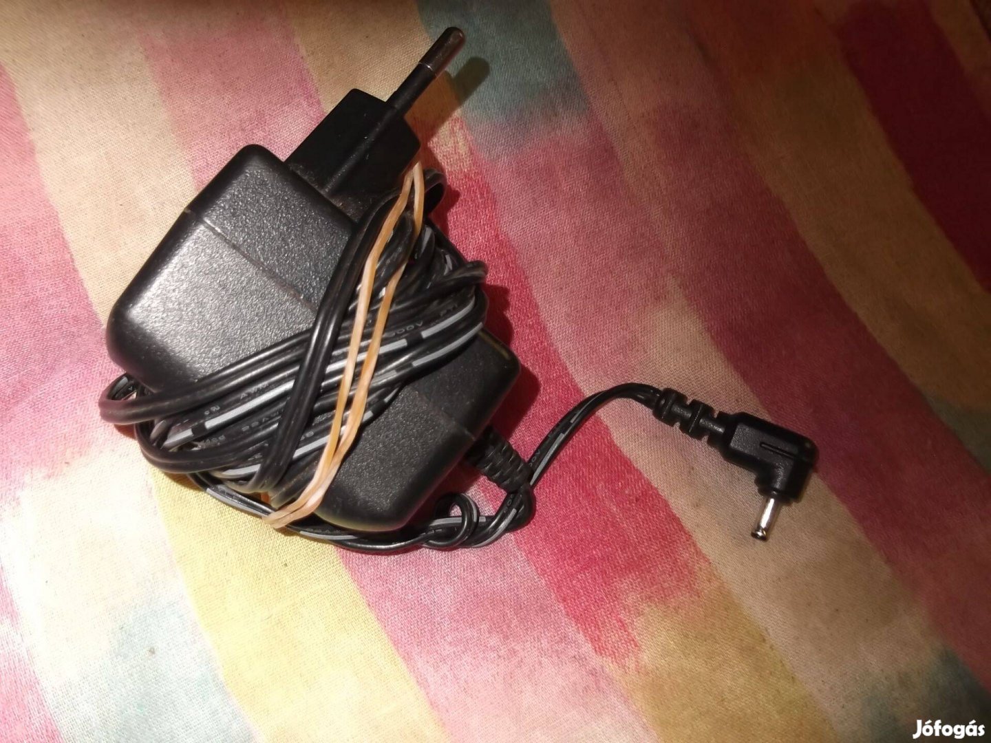 Eladó egy Motorola töltő, a leírásban megtalálható, hogy