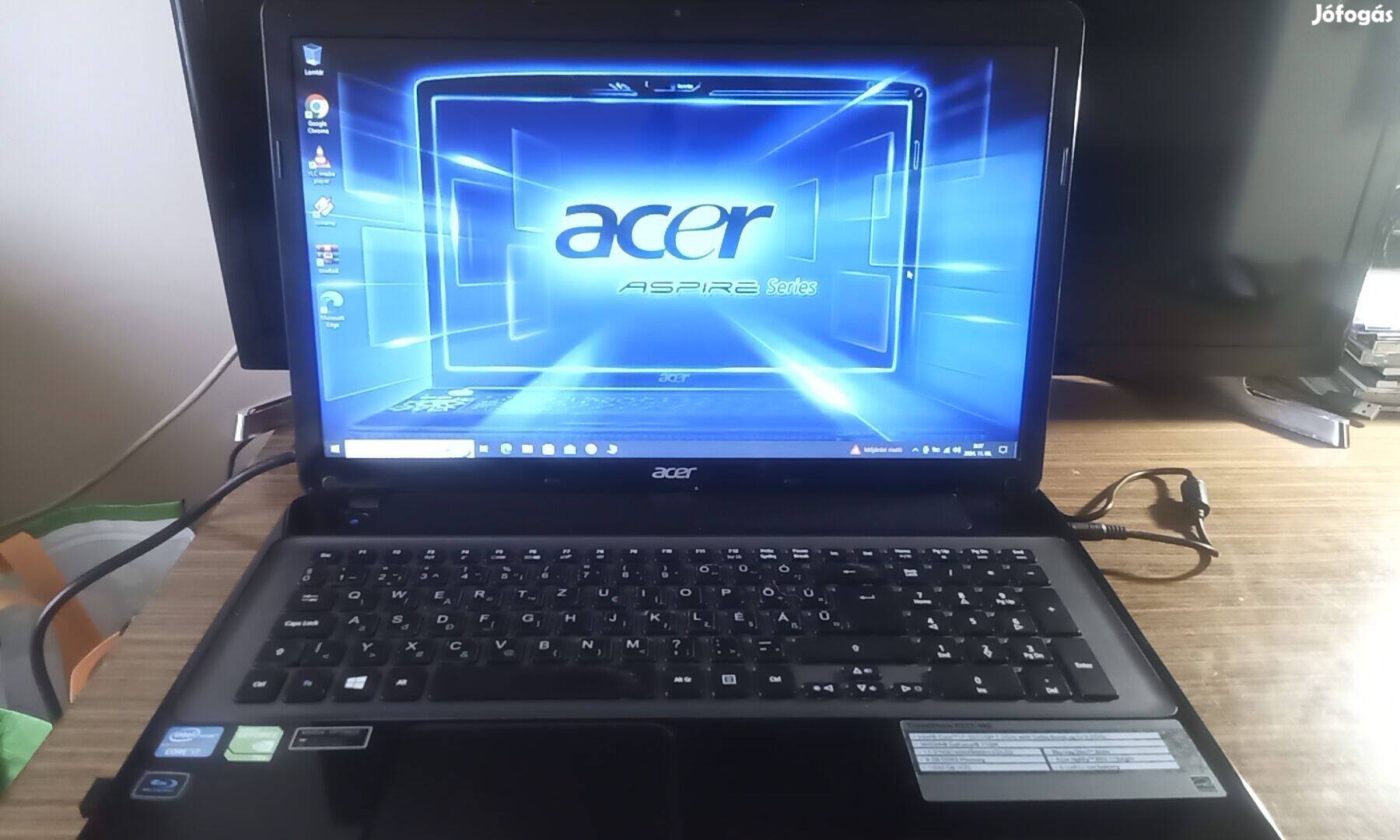 Eladó egy Nagy 17.3" Acer Travelmate P273-MG tipusú i7 laptop