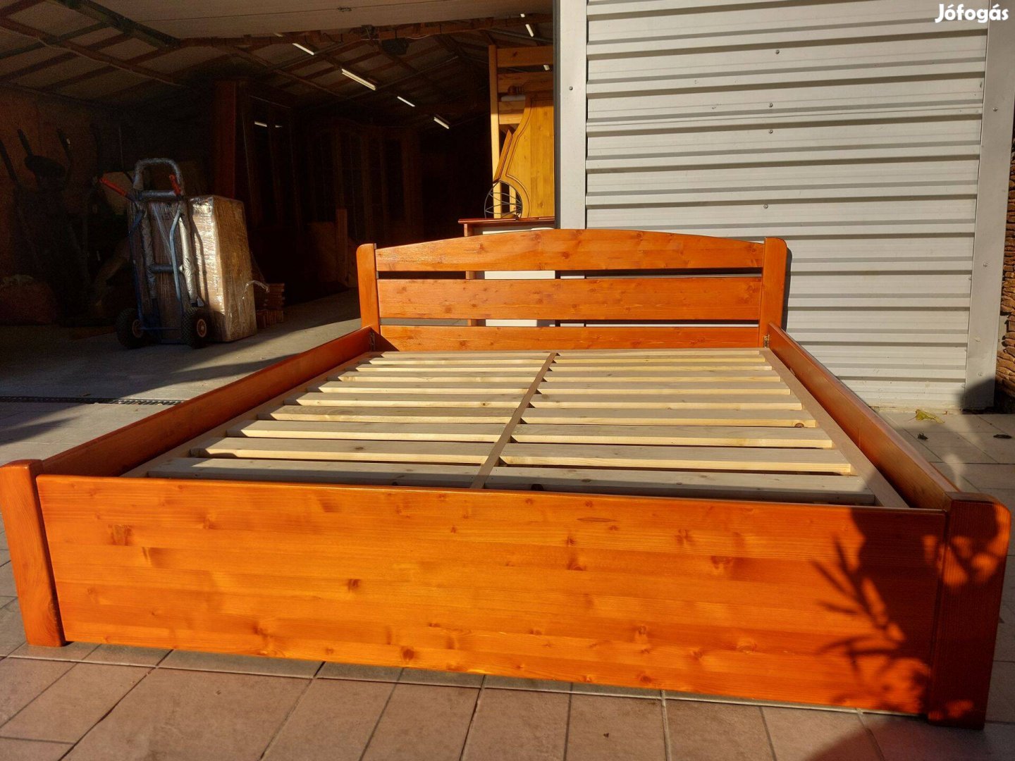 Eladó egy Nem Standard méretü gázrúgós, ágynemű tartós