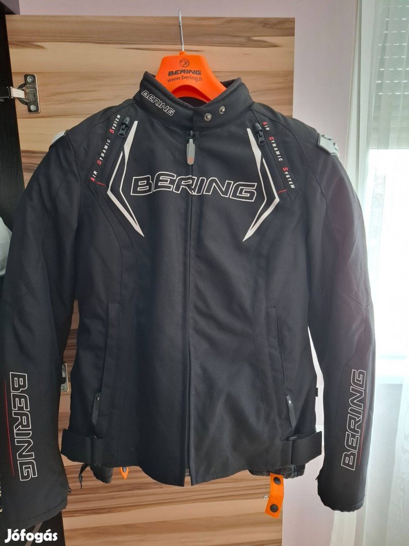 Eladó egy bering motoros kabát