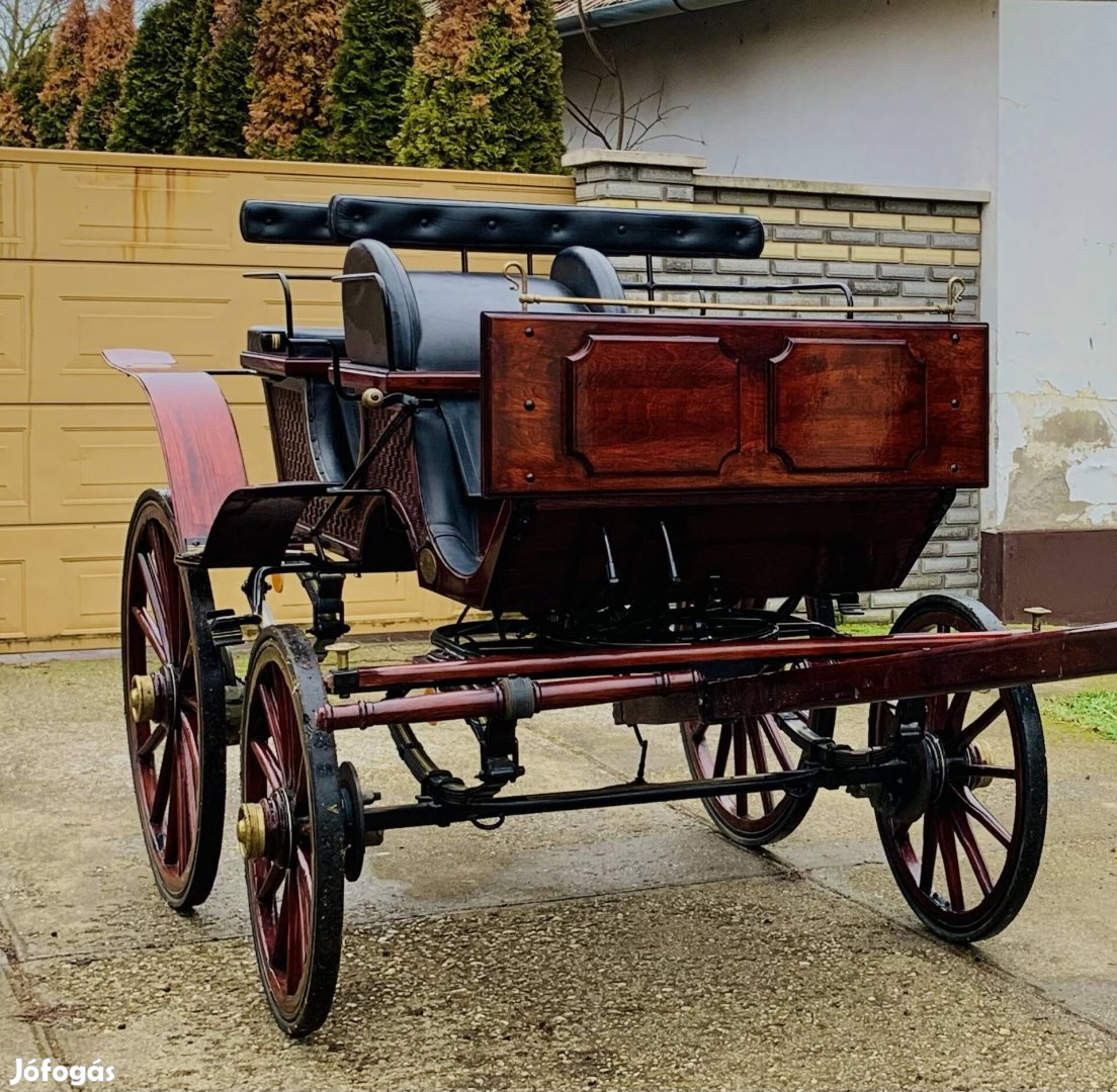 Eladó egy díj hajtó hintó ló csere érdekel