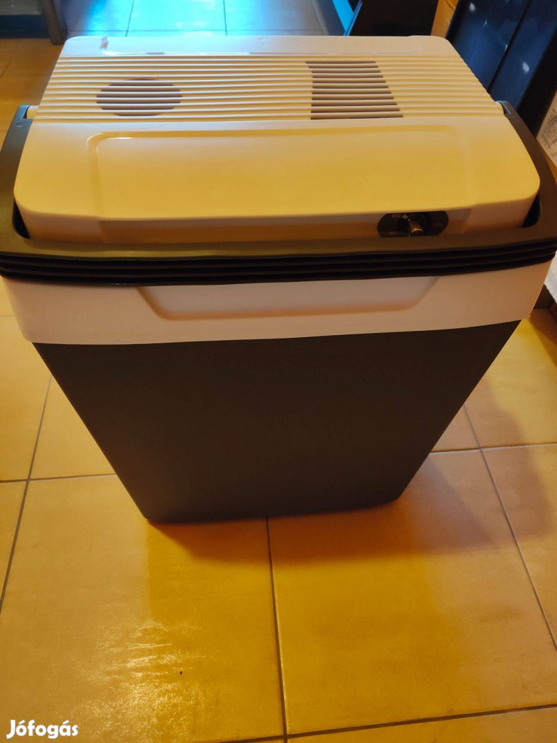 Eladó egy elektromos autós vadonatúj hibátlan német hűtőtáska