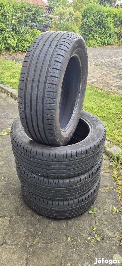 Eladó egy garnitúra Continental 215/55 R17 nyárigumik.
