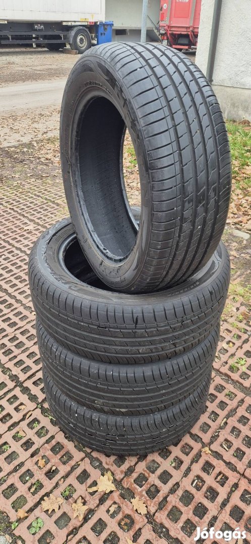 Eladó egy garnitúra Nexen 215/55 R17 nyárigumik.