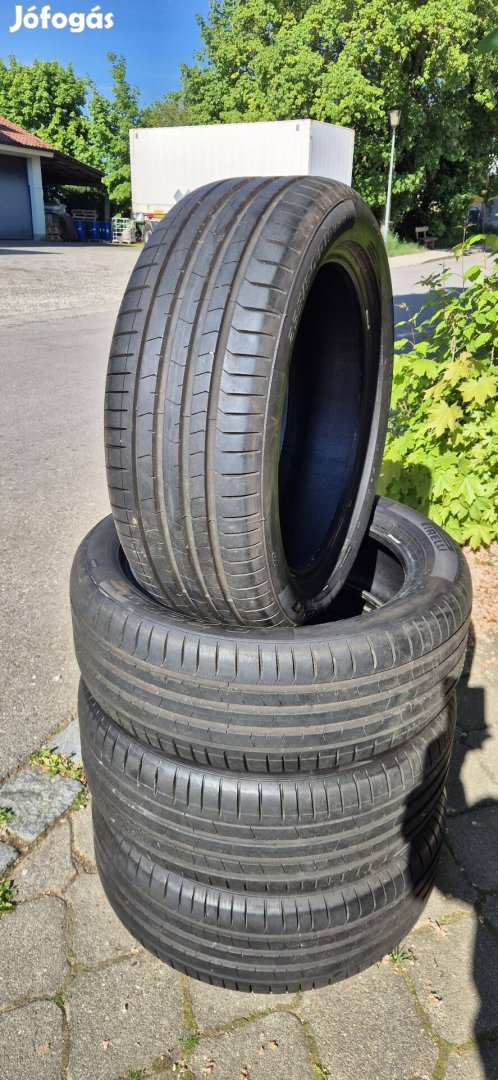 Eladó egy garnitúra Pirelli 235/50 R19 nyárigumik 