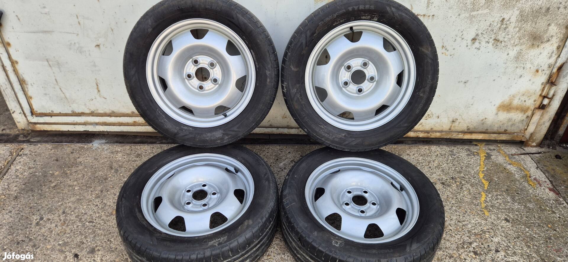 Eladó egy garnitúra Transporter 5×120 lemezfelnik