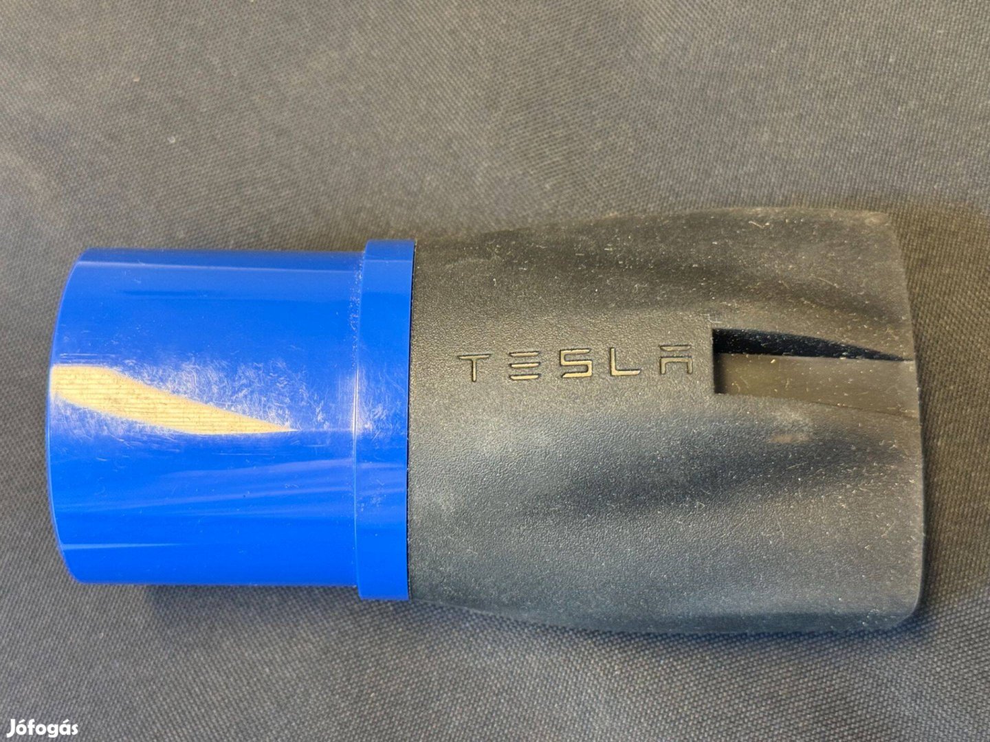 Eladó egy gyári Tesla UMC 1 töltőhöz 1X32A kék adapter 32A adapter