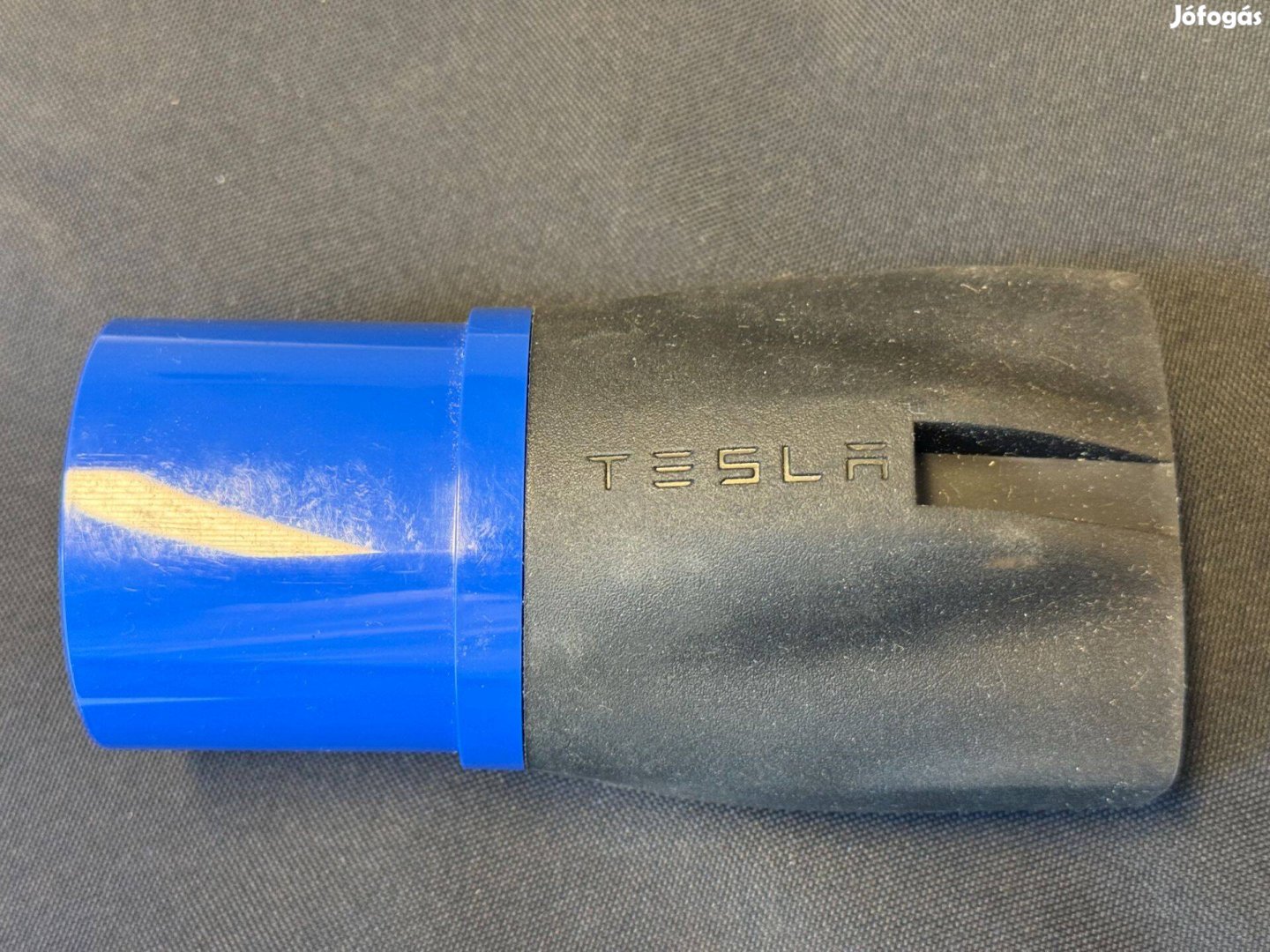 Eladó egy gyári Tesla UMC 1 töltőhöz 1X32A kék adapter 32A adapter