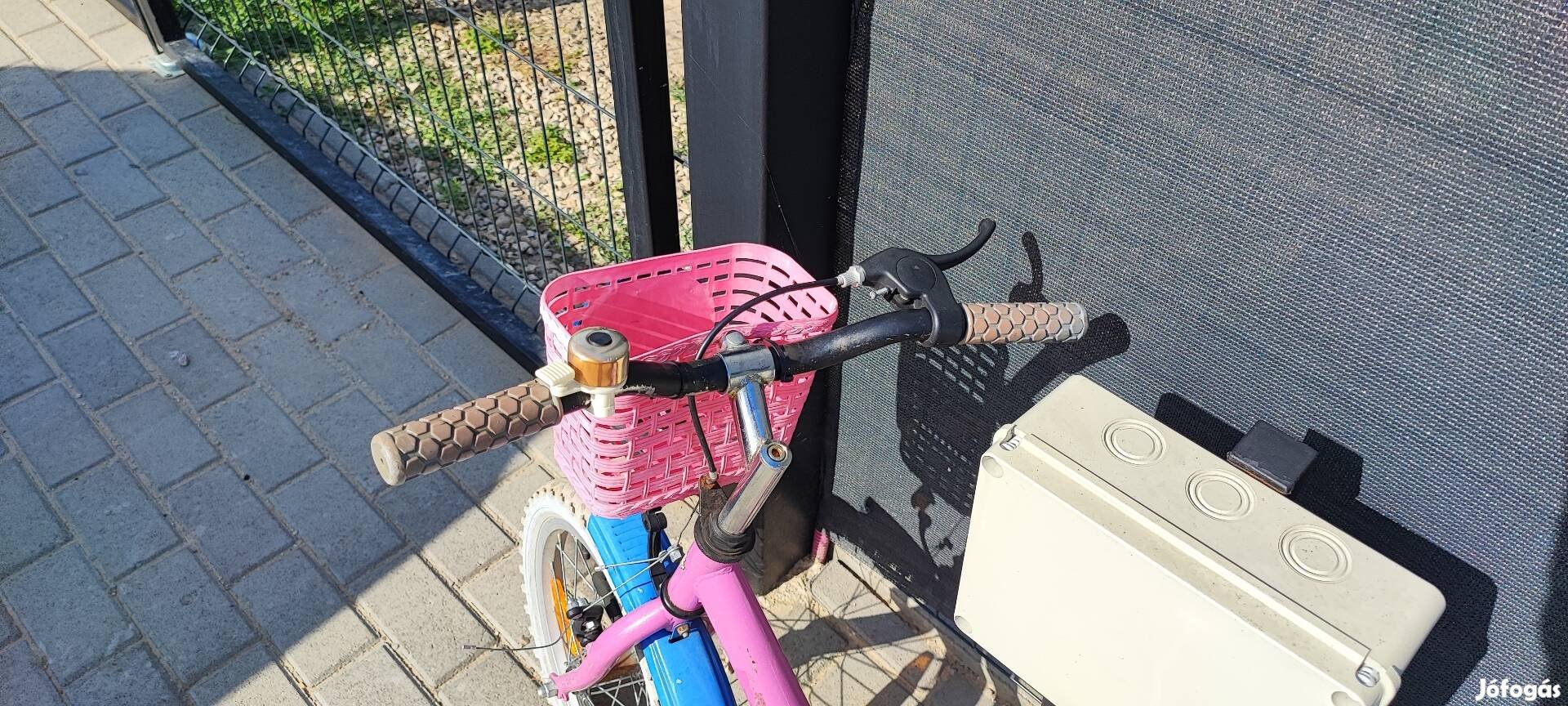 Eladó egy gyerek bicikli 