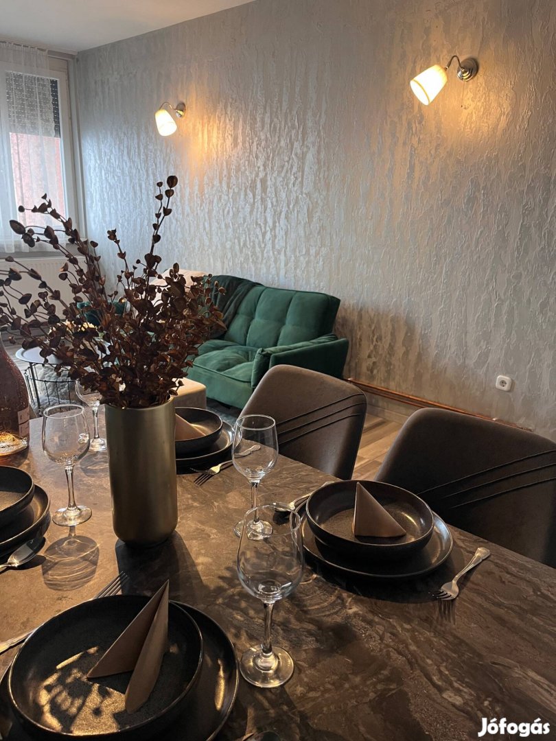 Eladó egy gyönyörű, napfényes, tökéletes elrendezésű