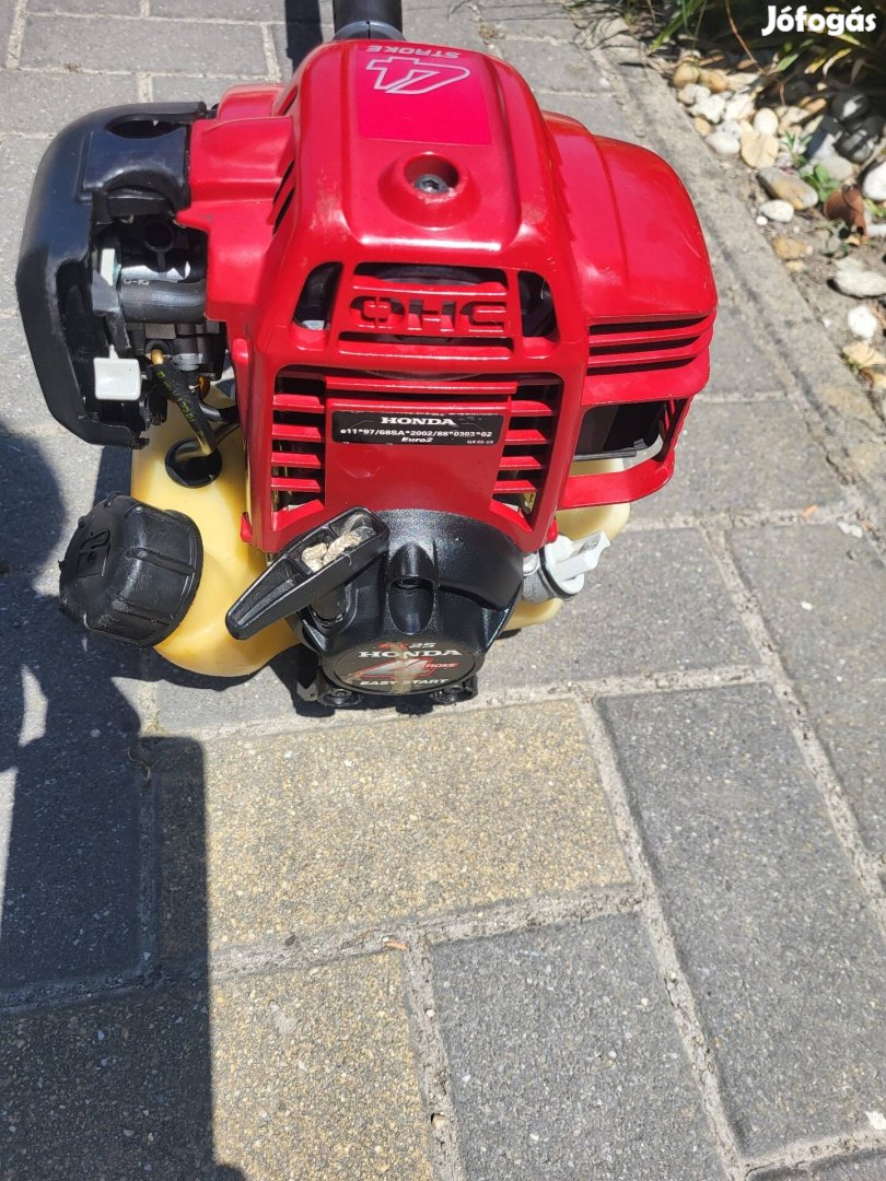 Eladó egy gyönyörű,gyári Honda UMS 425 E motoros szegélyvágó!