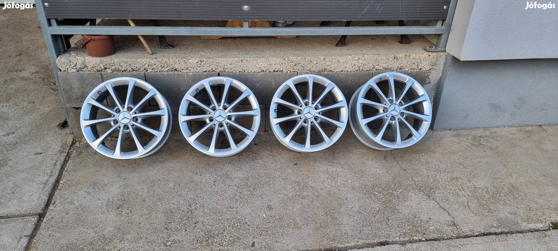Eladó egy használt 5x112 17" gyári Mercedes alufelni garnitúra