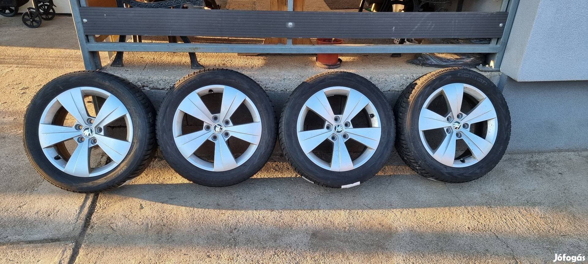 Eladó egy használt 5x112 17" gyári Skoda alufelni garnitúra
