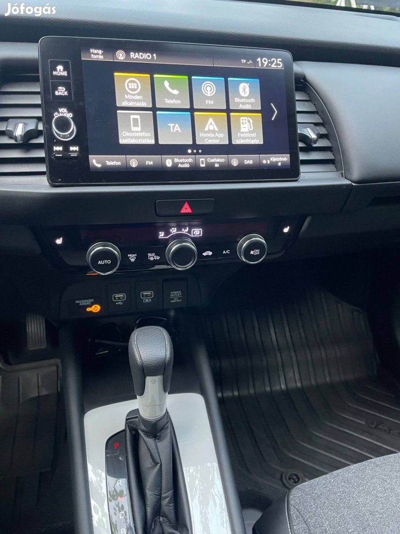Eladó egy hibátlan állapotban lévő Honda Jazz személygépkocsi