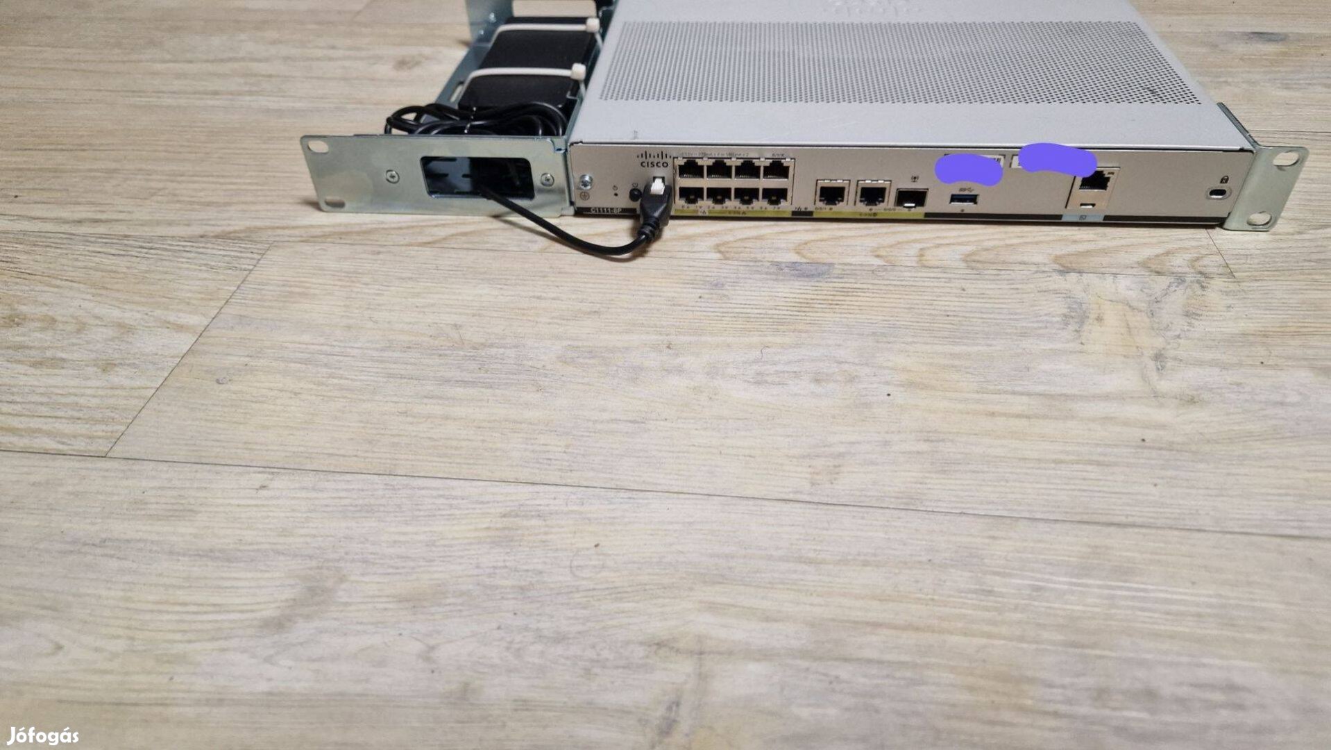 Eladó egy keveset használt Cisco C1111-8P router ár alatt