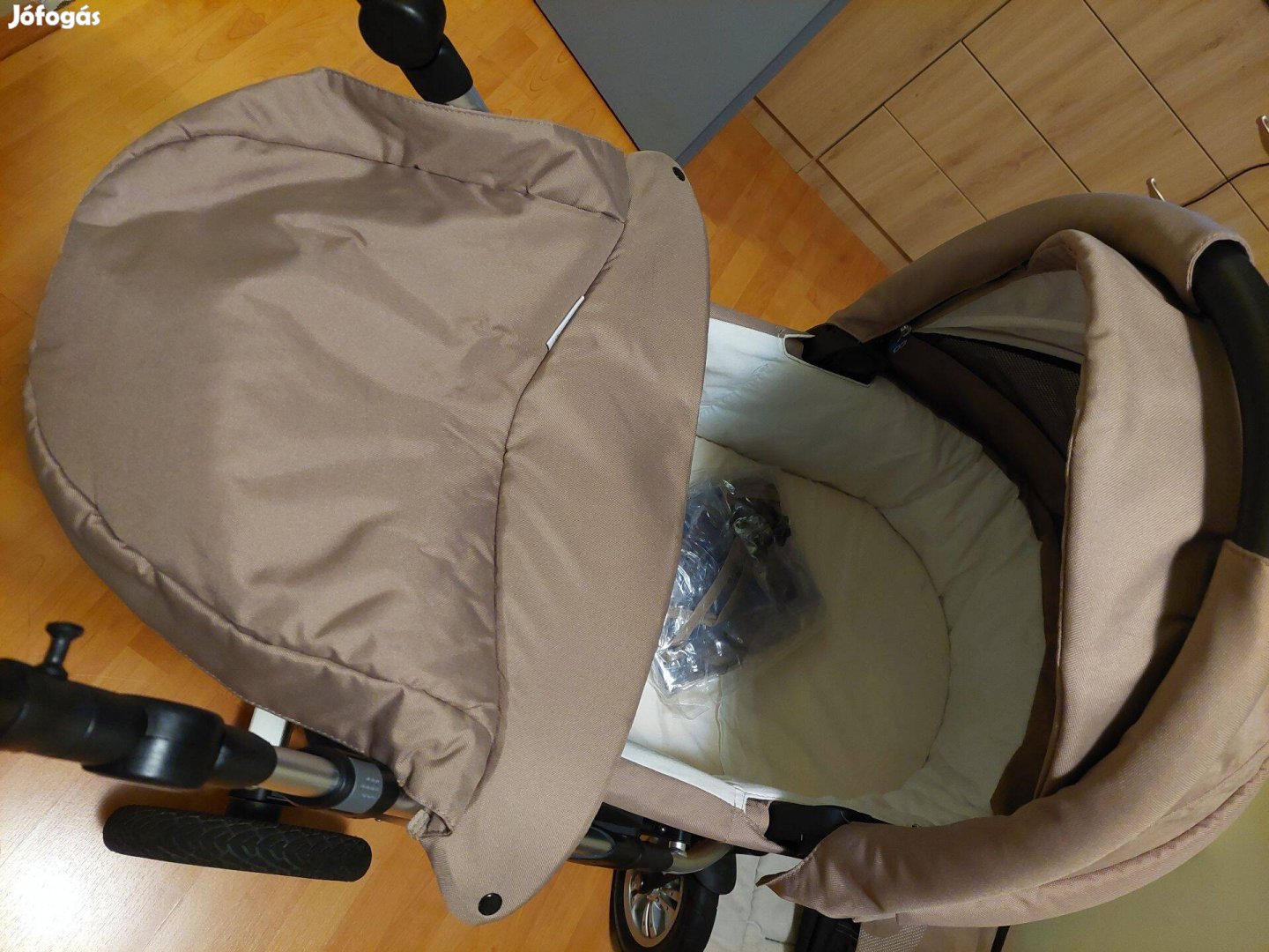 Eladó egy kitűnő állapotú Baby Design Lupo comfort 2in1 babakocsi