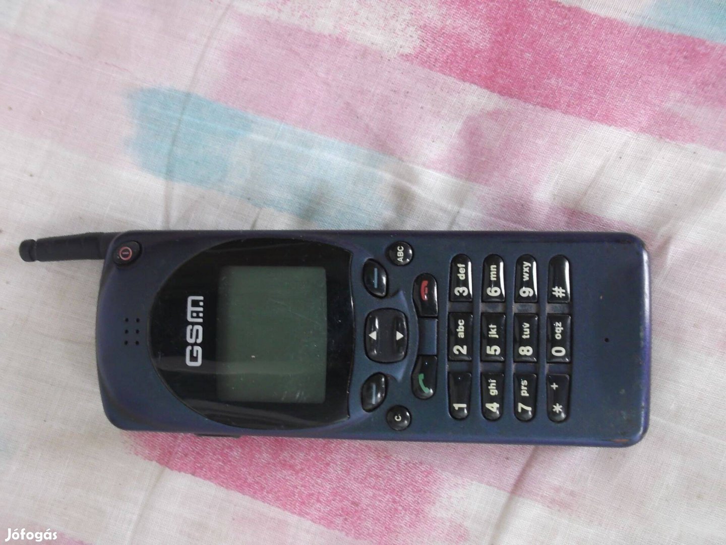 Eladó egy makulátlanul szép retro Nokia 2110 típusú mobiltelefon