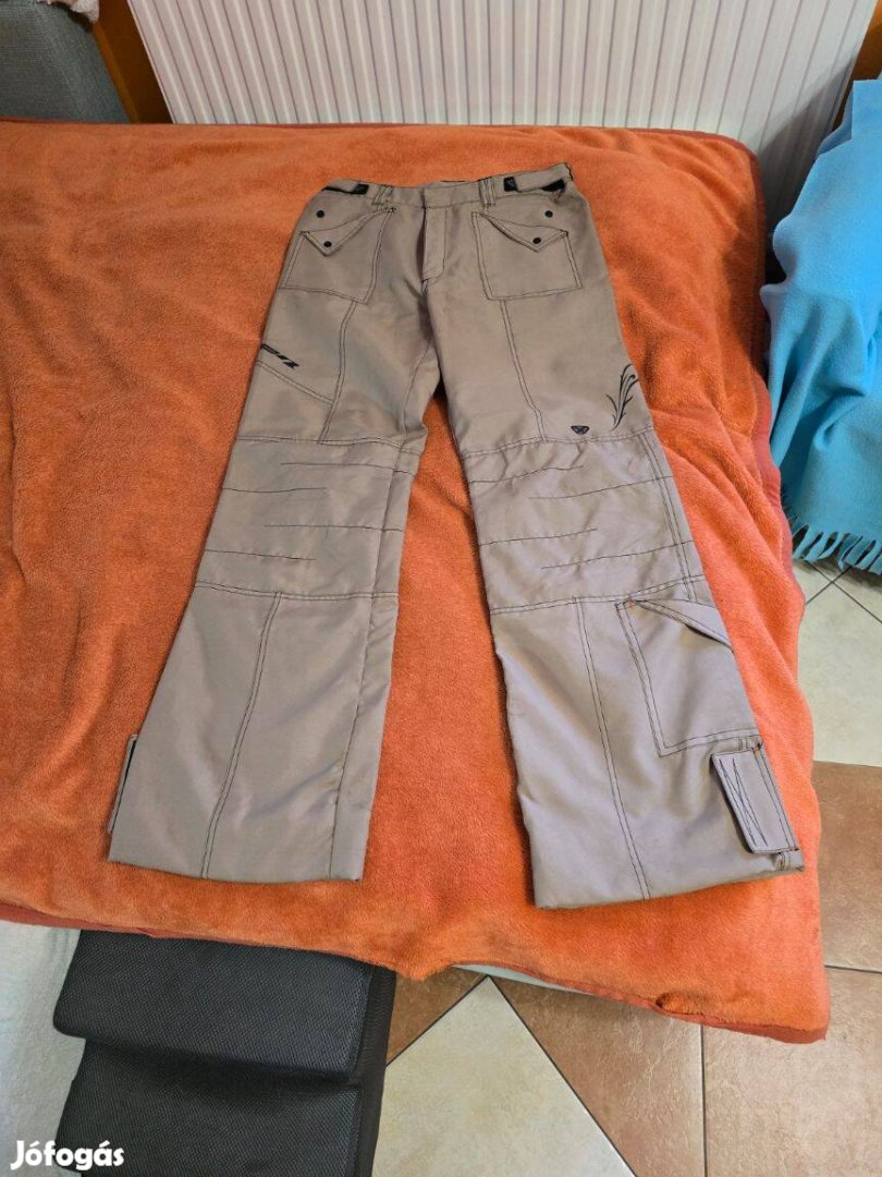 Eladó egy megkímélt állapotú, eredeti Ixon Angelic női