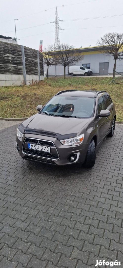 Eladó egy megkimélt mitsubishi asx 